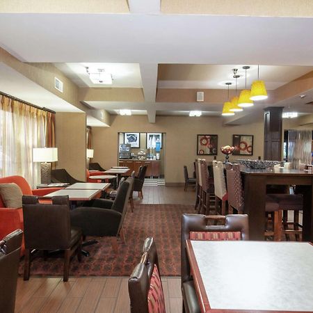 Hampton Inn St. Louis/Collinsville Eksteriør billede
